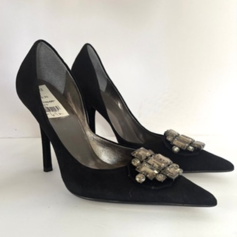 NWT GUESS by Marciano Black Suede Jewel Toe Pumps – Size 6.5